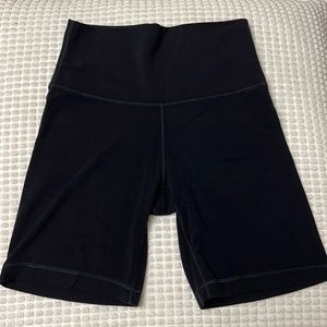 TnaBUTTER Atmosphere Hi Rise 7” Short